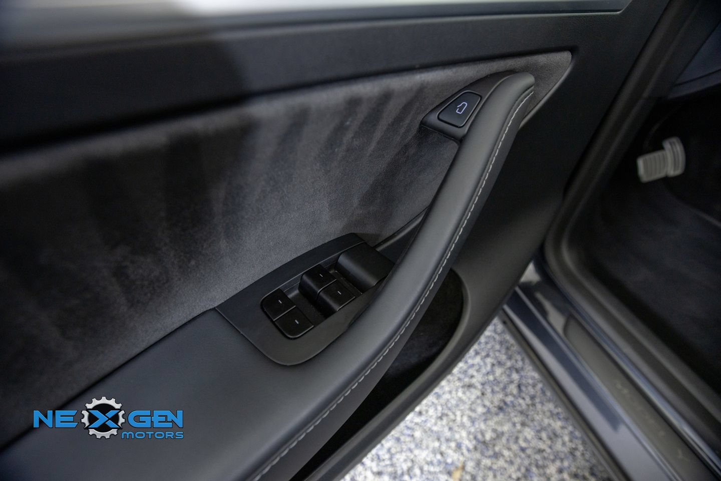Used 2025 Tesla Model Y Performance AWD/4WD image 12
