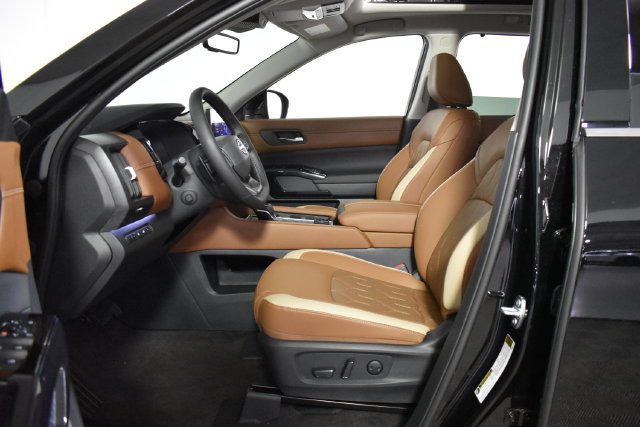 New 2026 Nissan Pathfinder Platinum AWD/4WD image 11