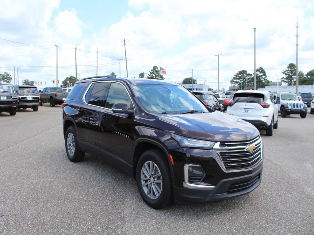 Used 2022 Chevrolet Traverse LT FWD image 2