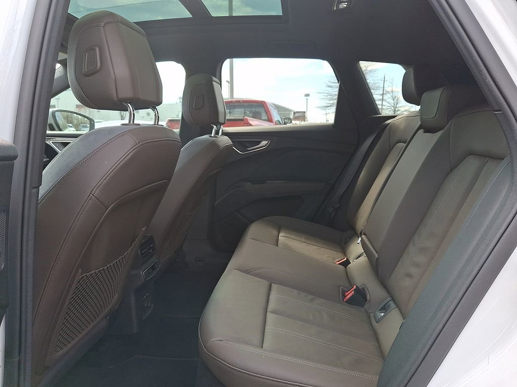 Used 2023 Audi Q4 e-tron Premium Plus w/ Premium Plus image 10