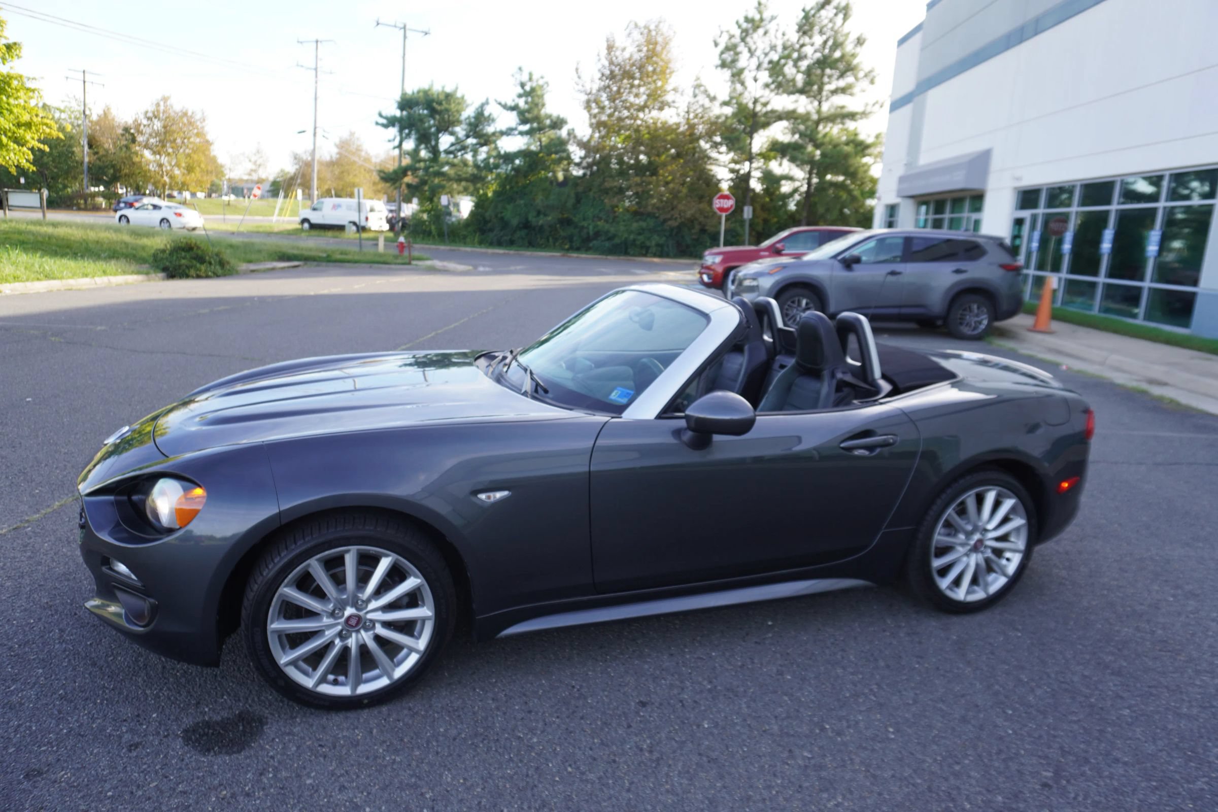 Used 2017 FIAT 124 Spider Lusso RWD image 21