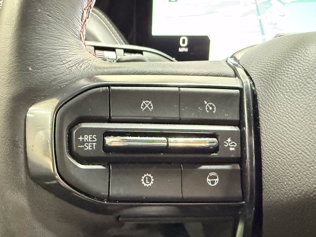 Used 2025 GMC Yukon AT4 Ultimate AWD/4WD image 31