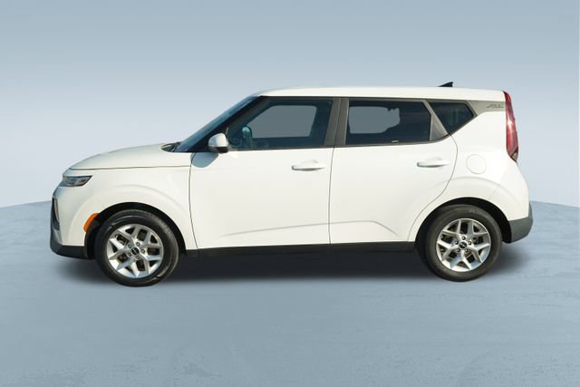 Used 2022 Kia Soul LX w/ Technology Package image 4