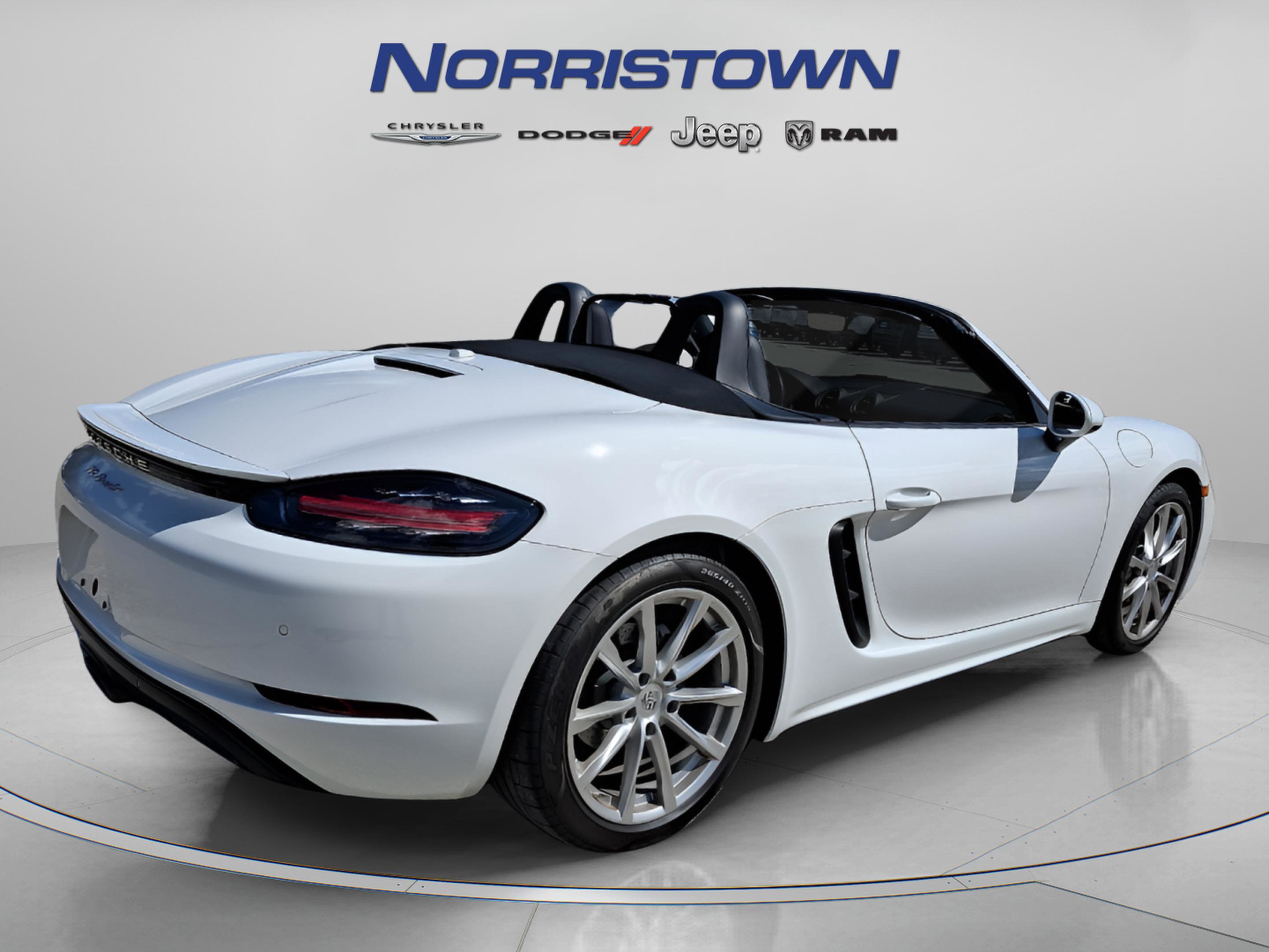 Used 2019 Porsche 718 Boxster image 4