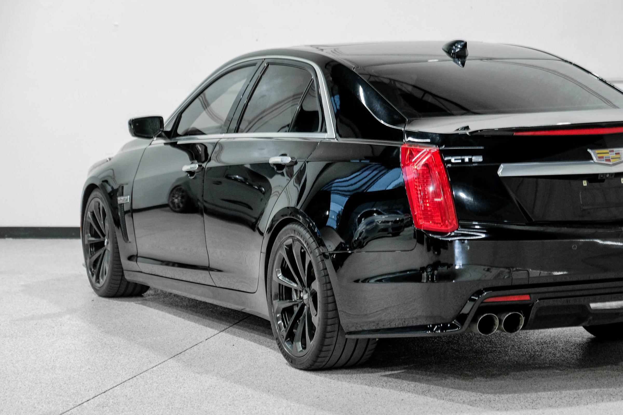 Used 2018 Cadillac CTS V w/ Luxury Package image 13