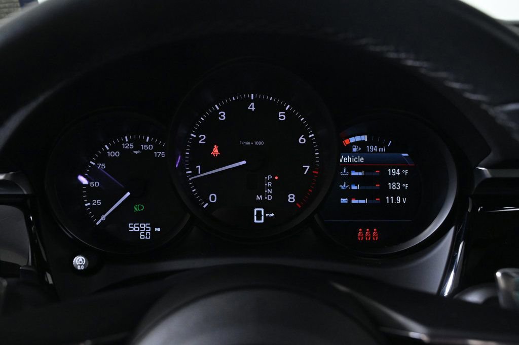 Certified 2023 Porsche Macan image 11