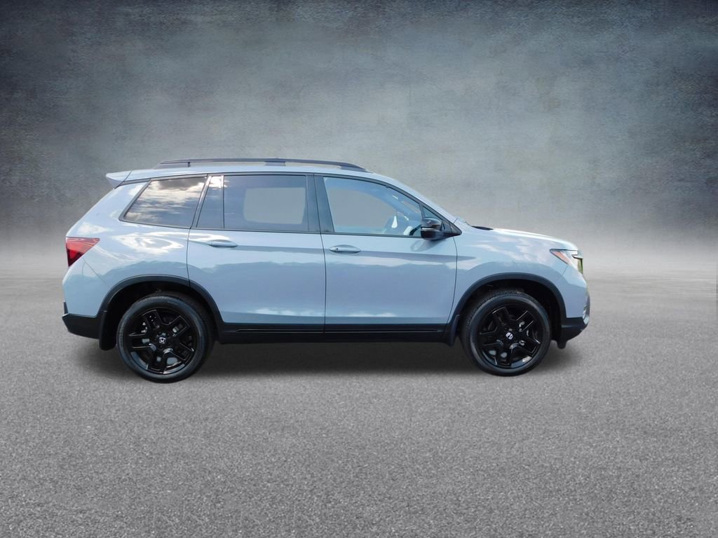 Used 2024 Honda Passport Black Edition image 2