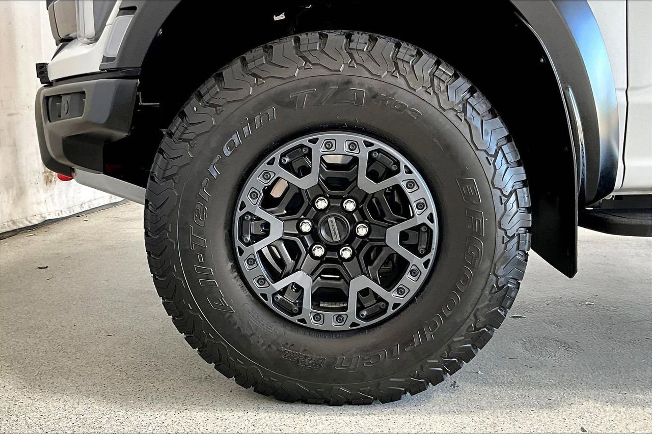 Used 2025 Ford F150 Raptor w/ Equipment Group 803A Raptor R AWD/4WD image 8