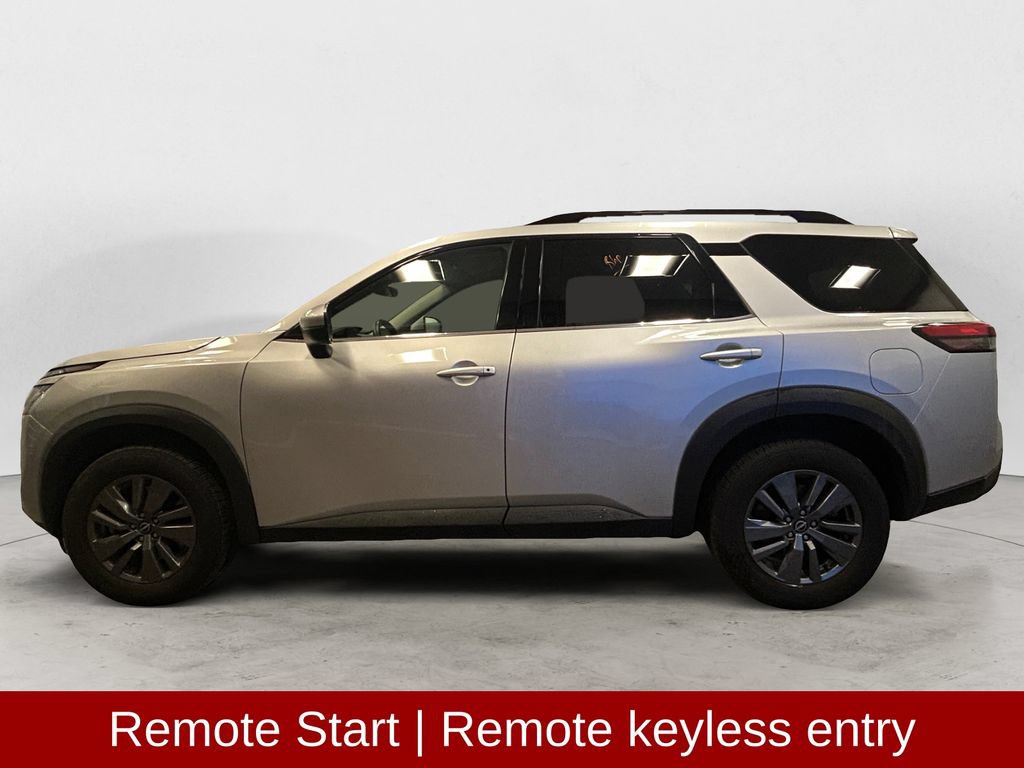Used 2025 Nissan Pathfinder SV AWD/4WD image 2