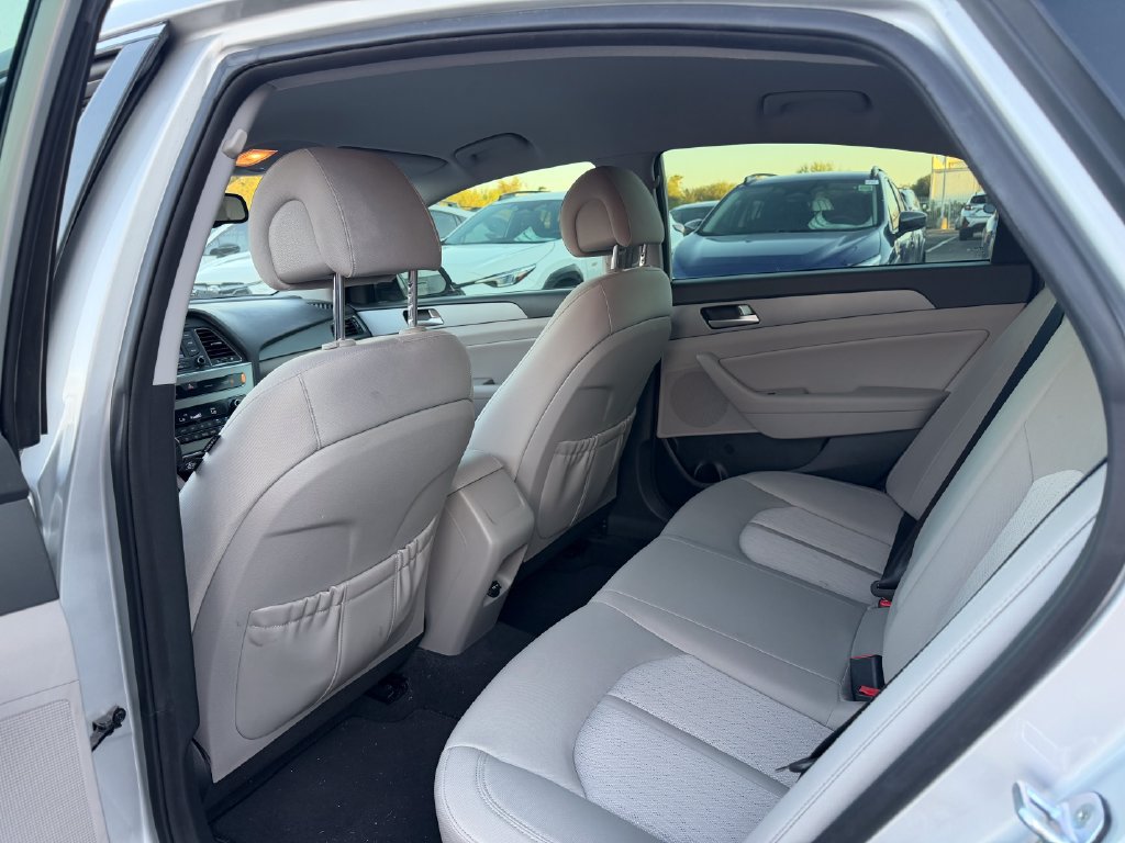 Used 2016 Hyundai Sonata SE FWD image 7