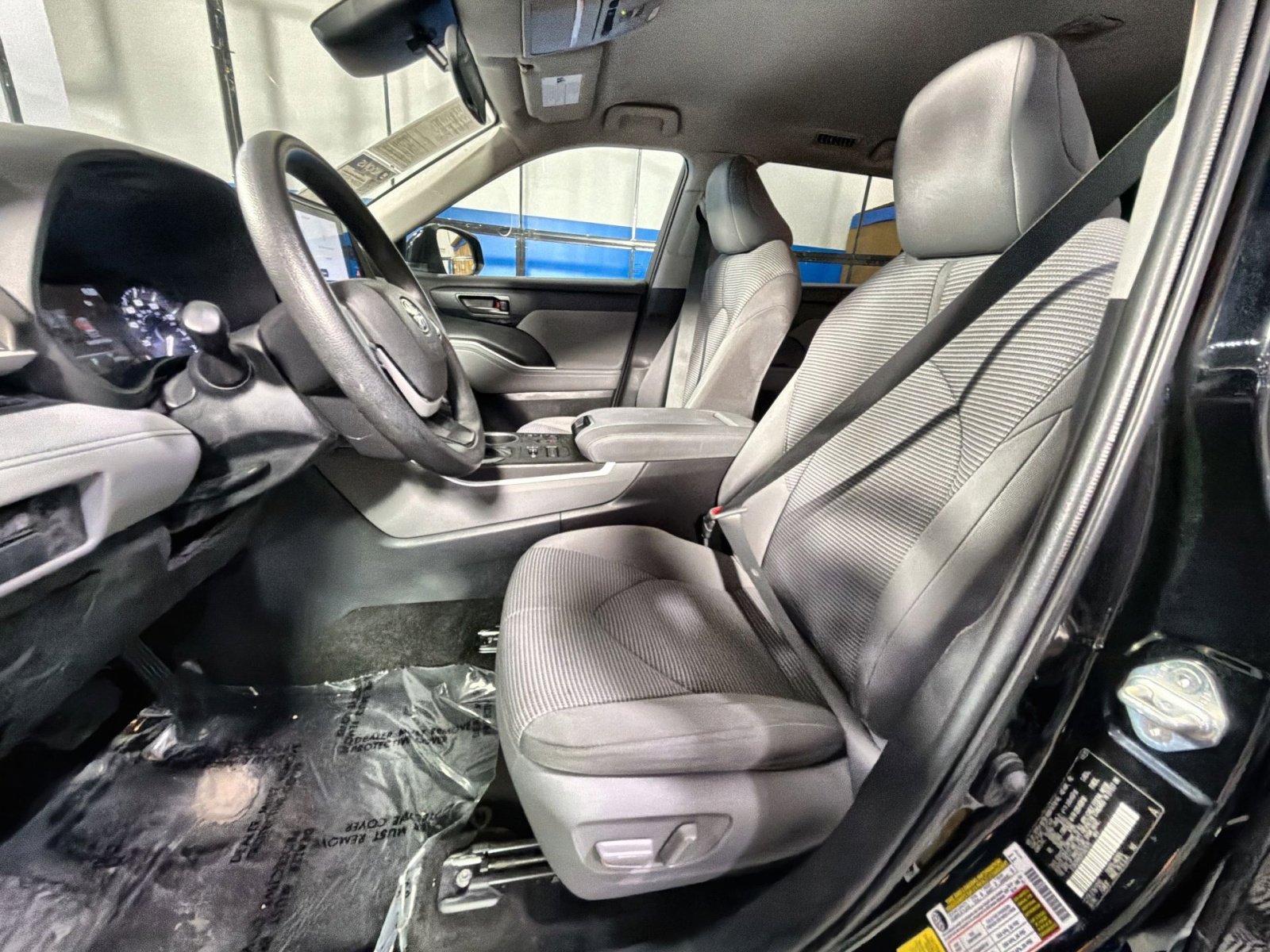 Used 2023 Toyota Highlander L AWD/4WD image 23