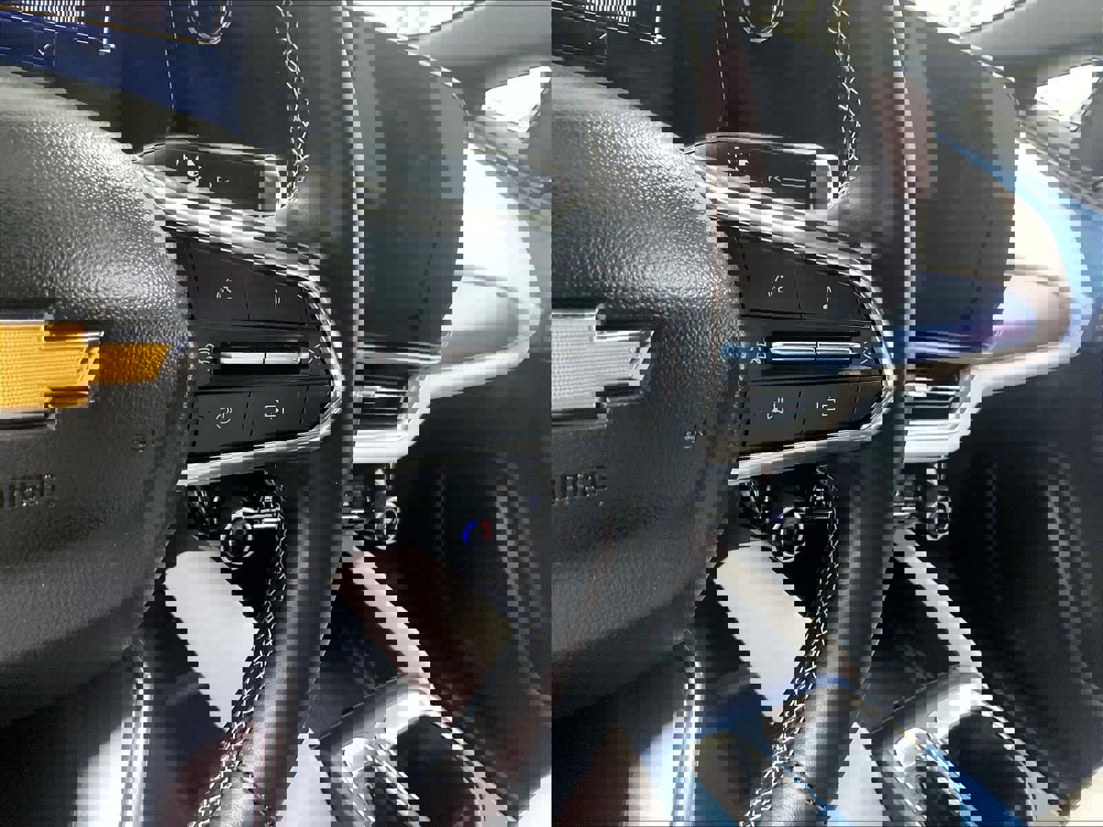 Used 2025 Chevrolet Equinox EV LT image 24