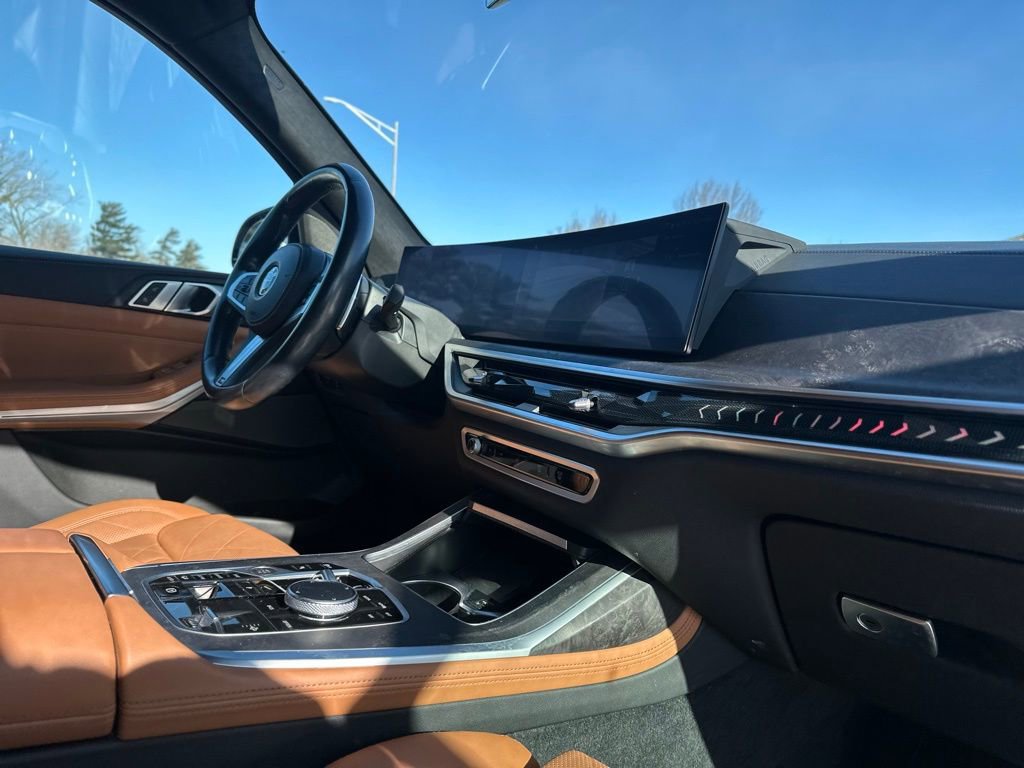 Used 2023 BMW X7 xDrive40i w/ M Sport Package image 28