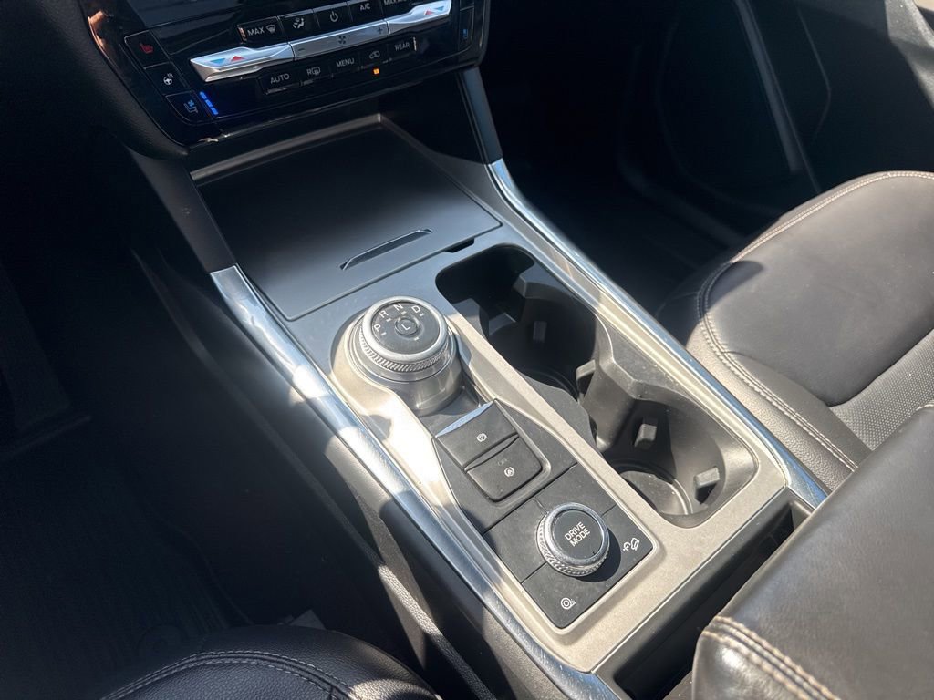 Used 2022 Ford Explorer Limited w/ Equipment Group 301A image 18
