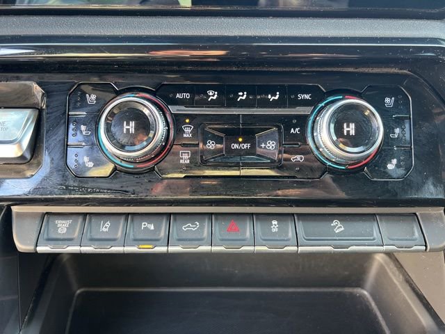 Used 2024 GMC Sierra 2500 AT4 w/ AT4 Preferred Package image 22