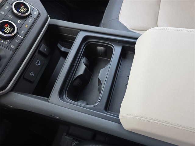 Used 2023 Land Rover Defender 130 X-Dynamic SE image 26