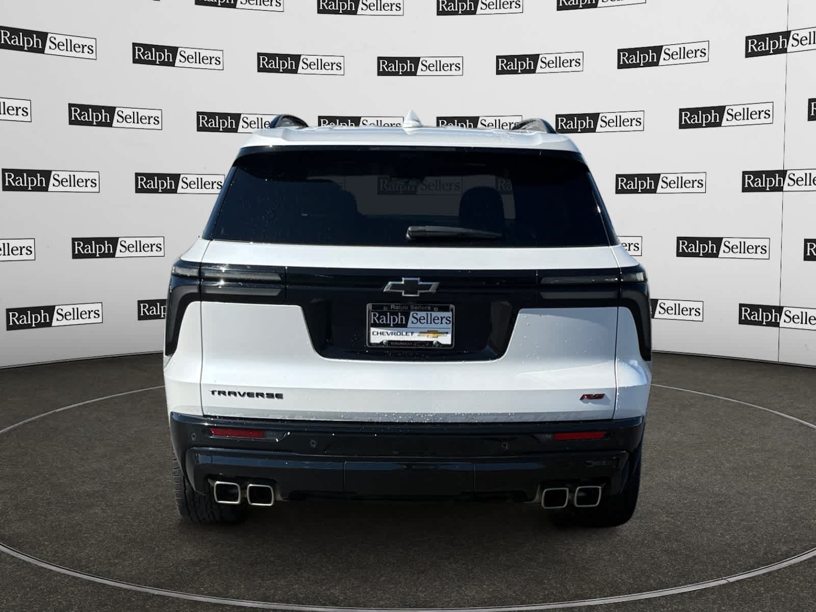 Used 2024 Chevrolet Traverse RS FWD image 5