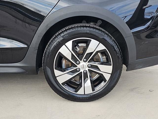 Used 2025 Volvo V60 B5 Cross Country Plus image 44