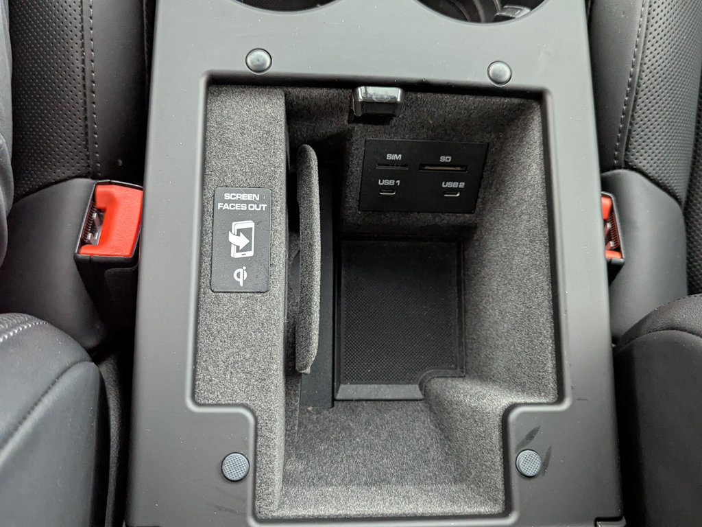 Used 2025 Porsche Macan AWD/4WD image 37