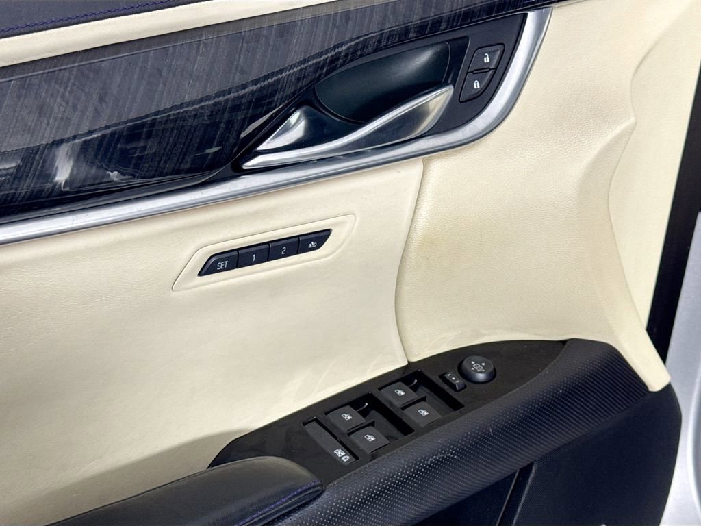 Used 2013 Cadillac XTS Platinum image 22