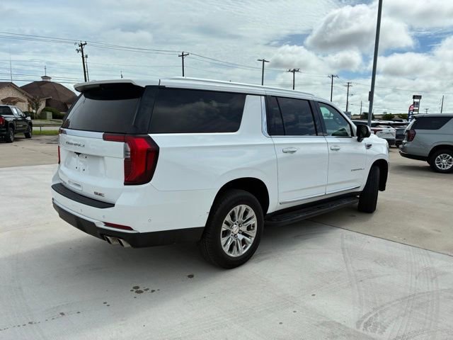 Used 2025 GMC Yukon XL Denali AWD/4WD image 3