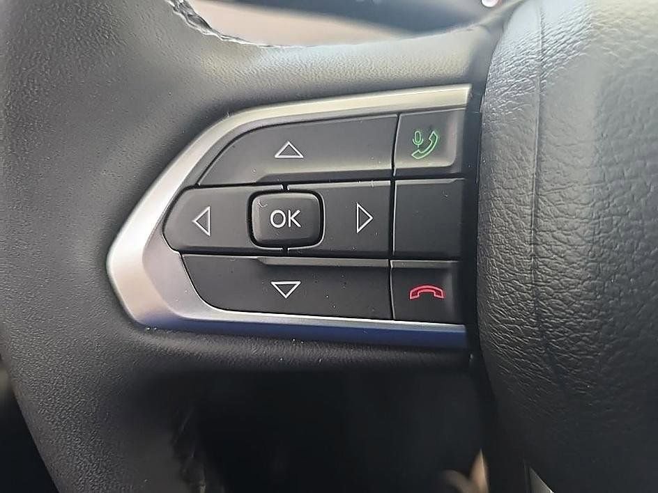 Used 2024 Jeep Compass Limited image 18