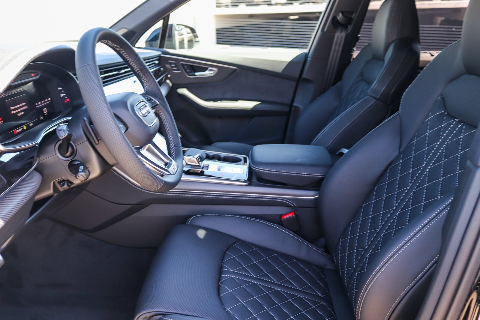 New 2026 Audi SQ7 Prestige AWD/4WD image 18