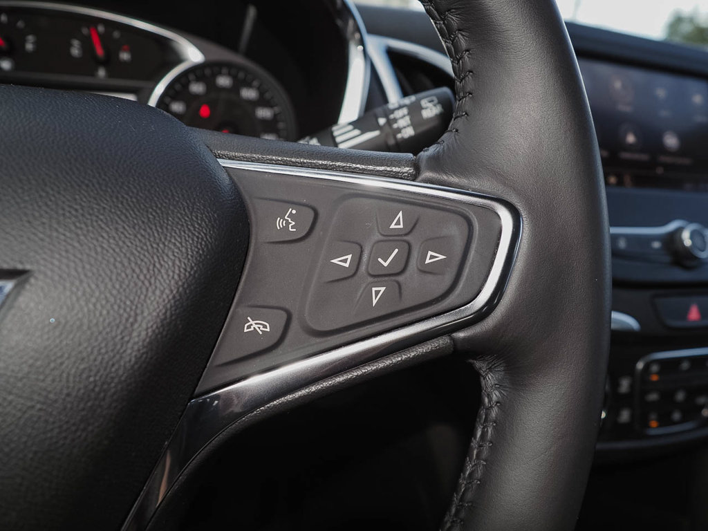 Used 2020 Chevrolet Equinox LT AWD/4WD image 30