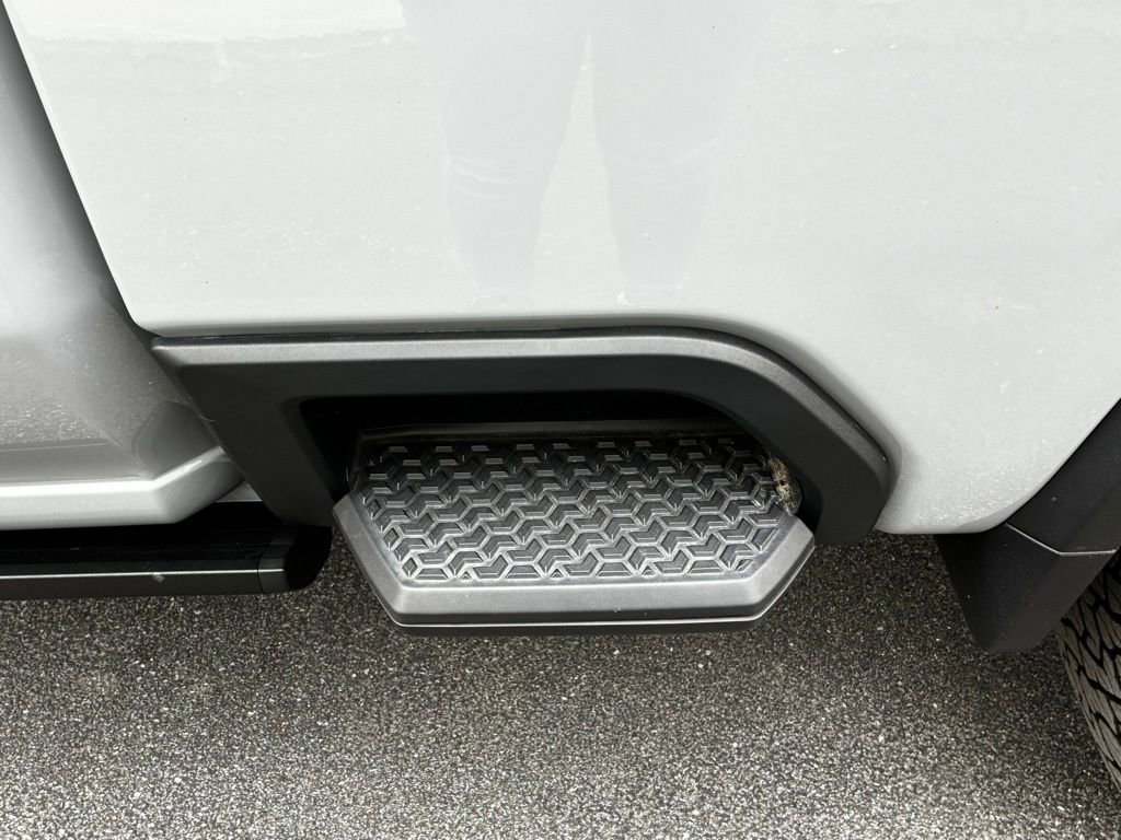 Used 2024 Chevrolet Silverado 2500 LTZ w/ LTZ Plus Package AWD/4WD image 22