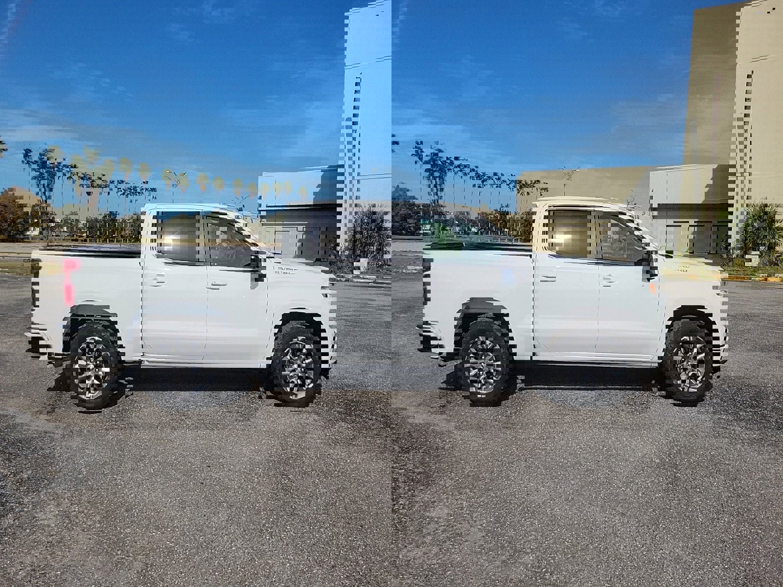 Used 2022 Chevrolet Silverado 1500 RST w/ Safety Package image 4