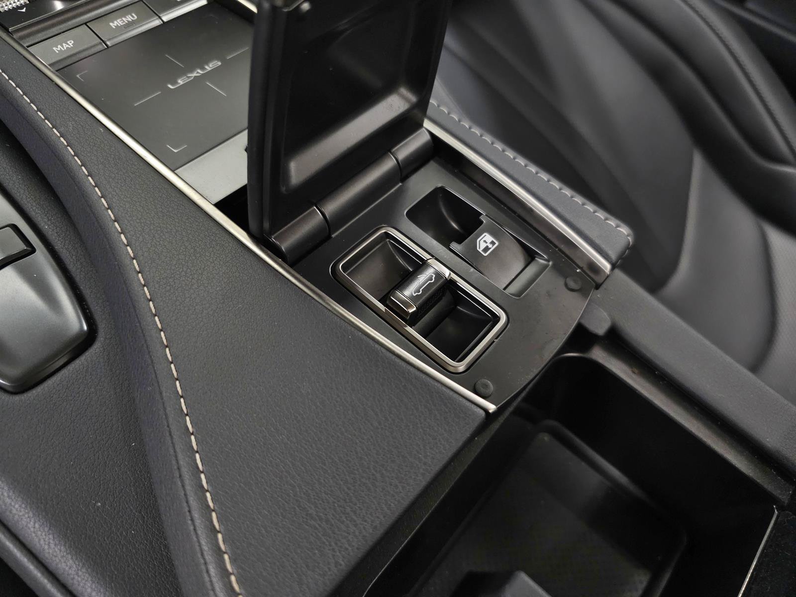 Used 2021 Lexus LC 500 Convertible w/ Touring Package RWD image 36