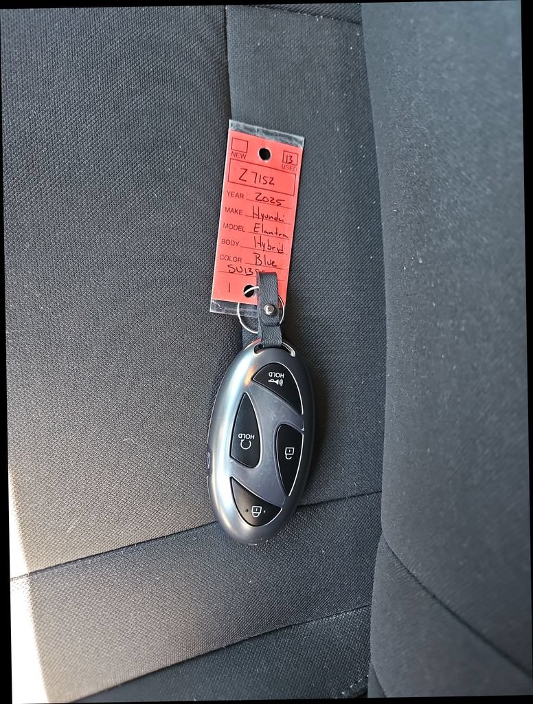 Used 2025 Hyundai Elantra SEL FWD image 28