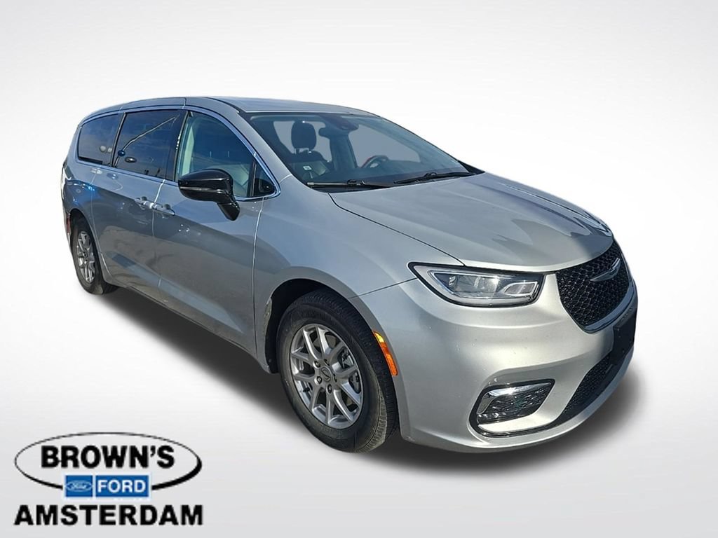 Used 2024 Chrysler Pacifica Touring-L