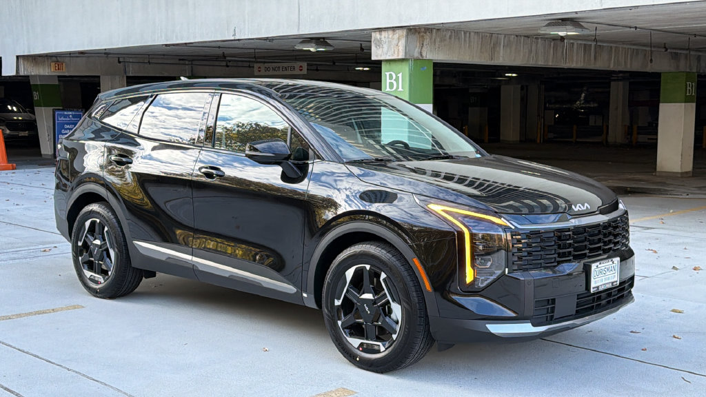 New 2027 Kia Sportage S FWD image 1