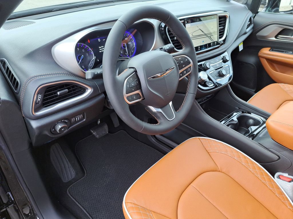 New 2026 Chrysler Pacifica Pinnacle w/ Trailer Tow Group image 18