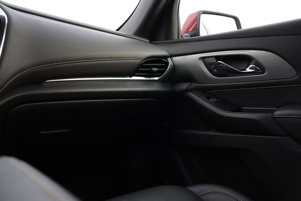 Used 2023 Chevrolet Traverse LT w/ LT Premium Package image 48