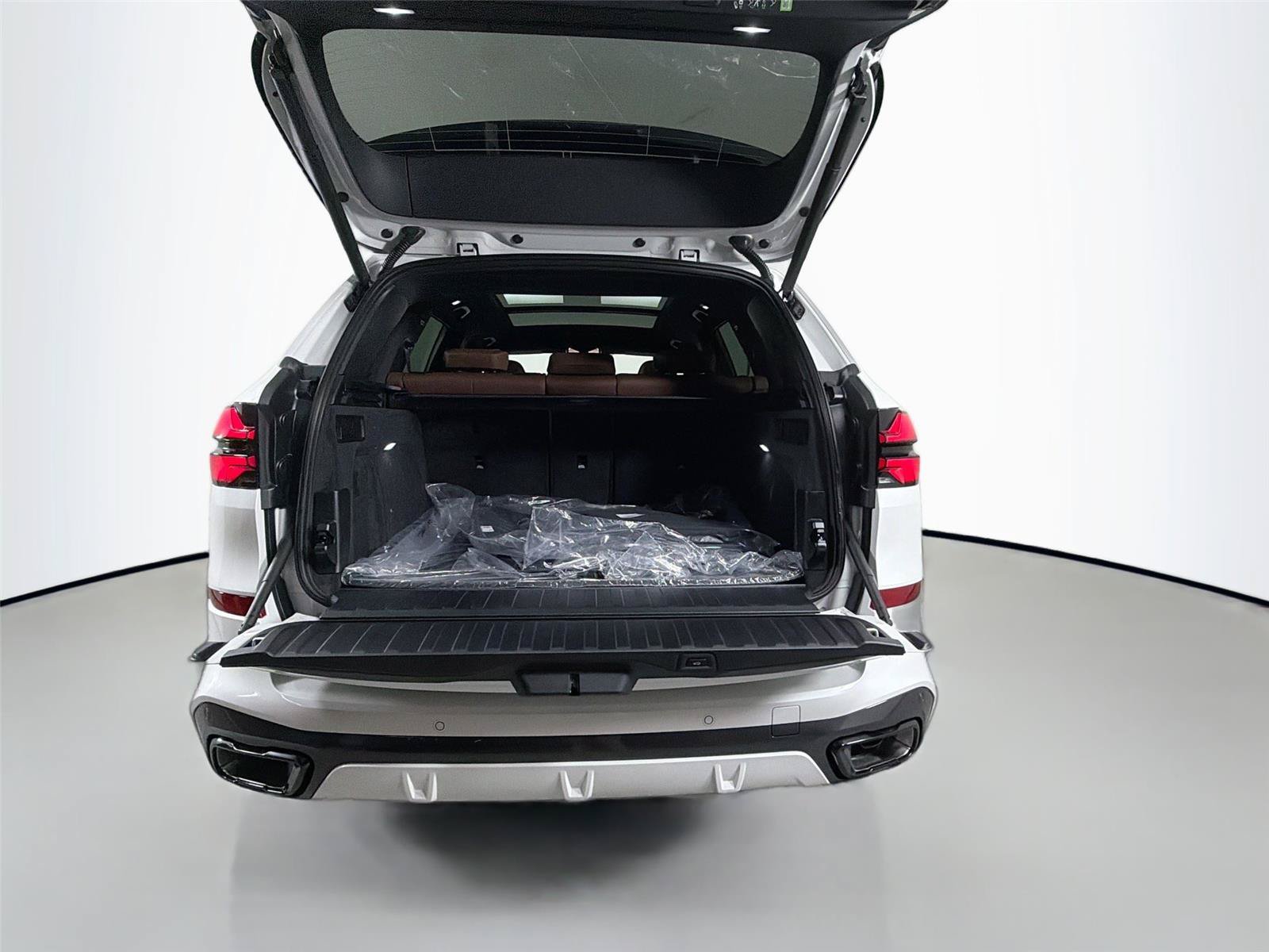 New 2026 BMW X5 xDrive40i w/ M Sport Package AWD/4WD image 25