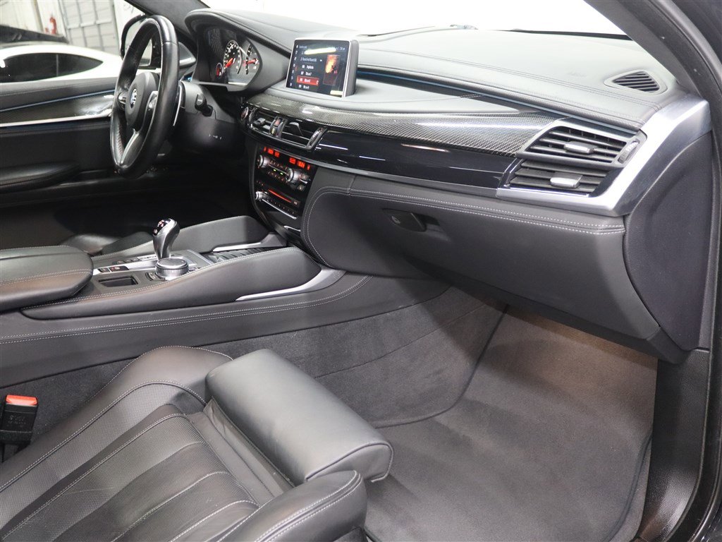 Used 2019 BMW X6 M w/ Executive Package image 30