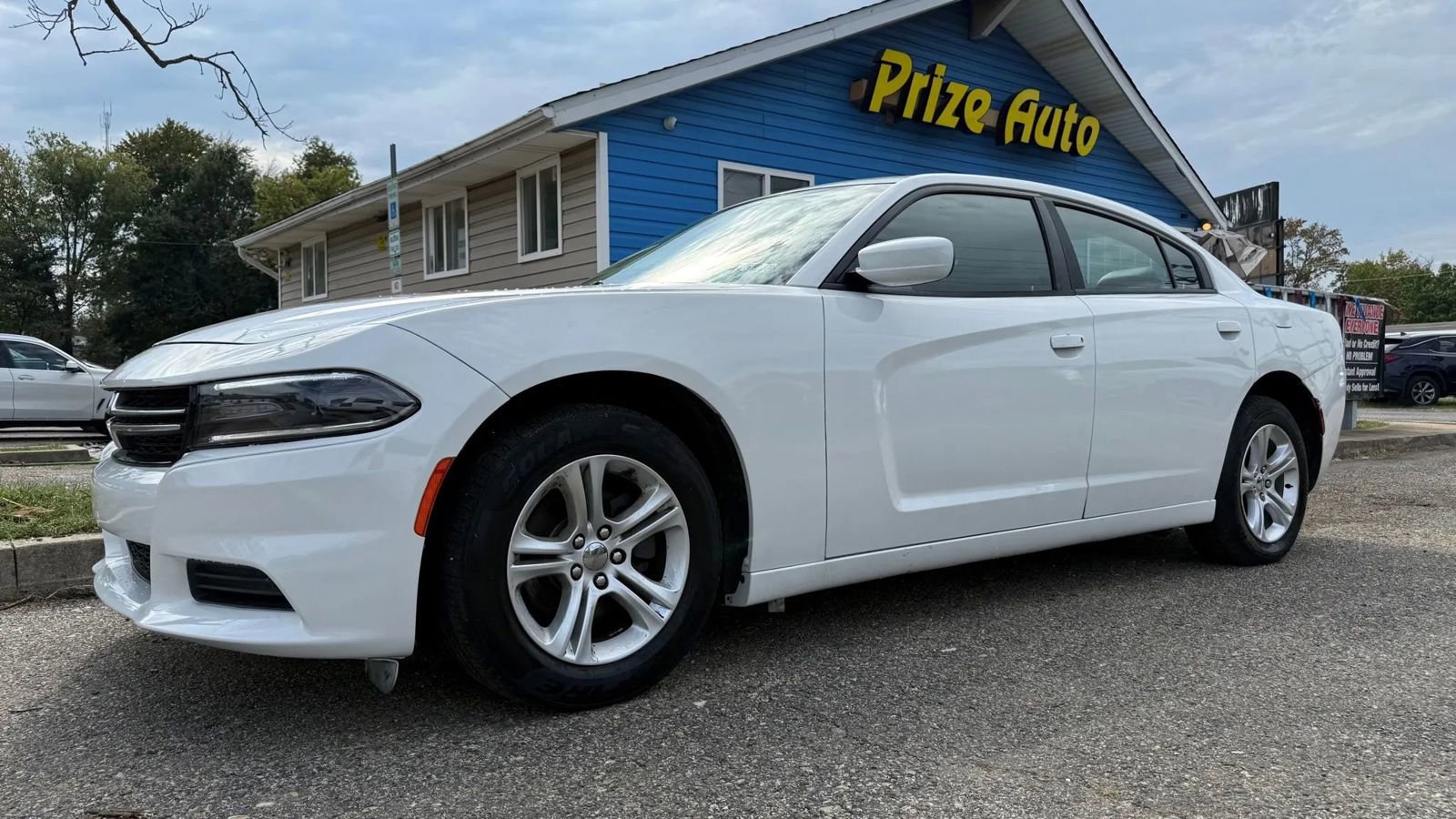 Used 2020 Dodge Charger SXT w/ Leather Interior Group image 2