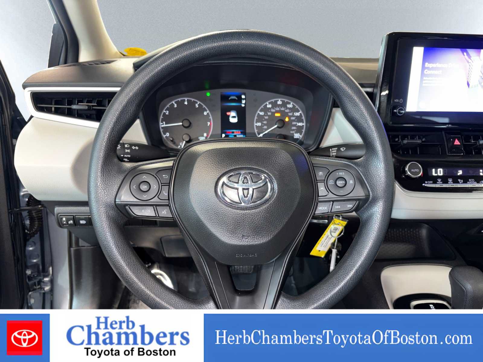 Used 2025 Toyota Corolla LE FWD image 19