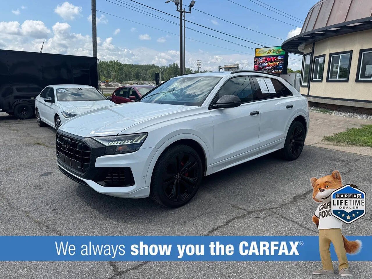 Used 2019 Audi Q8 Prestige w/ Luxury Package AWD/4WD image 3