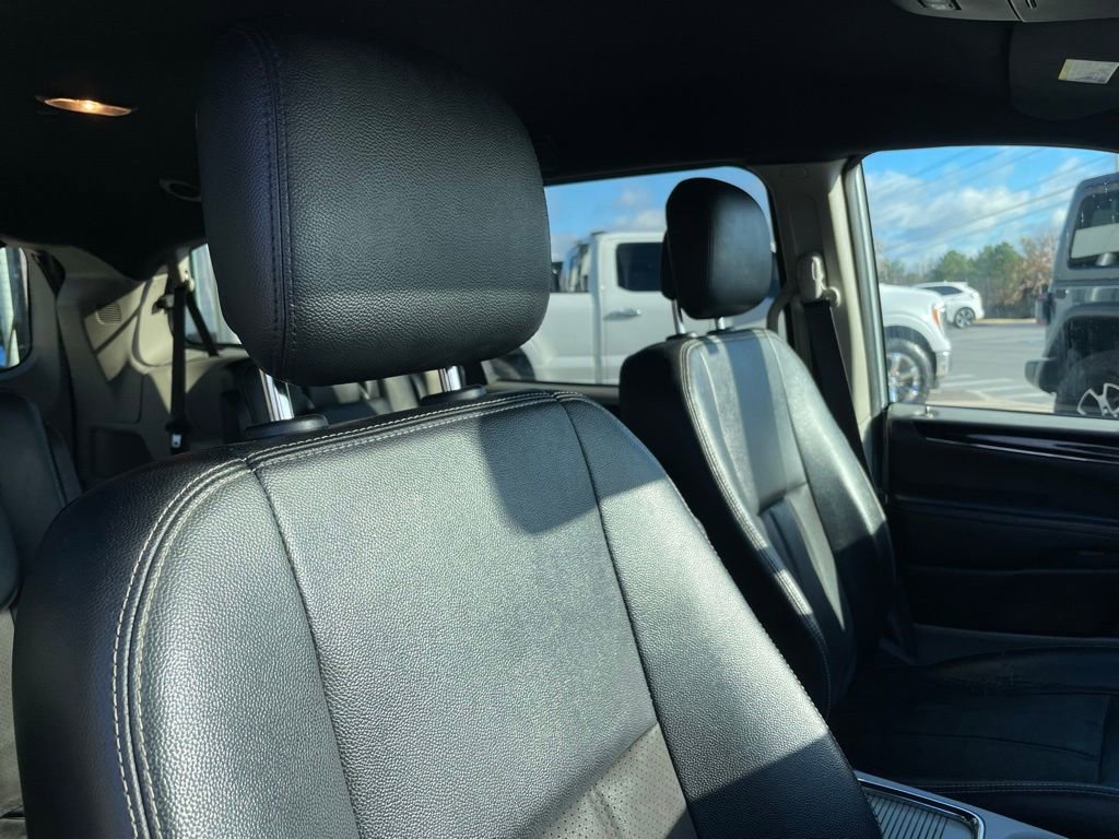 Used 2019 Dodge Grand Caravan SXT image 28