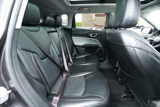 Used 2022 Jeep Compass Latitude w/ Sun and Sound Group AWD/4WD image 30