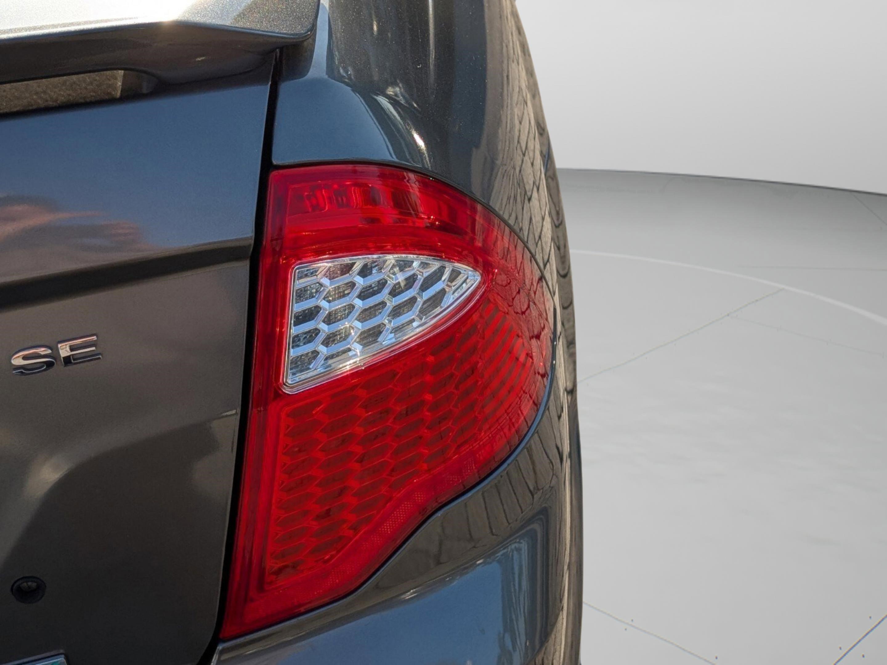 Used 2010 Ford Fusion SE image 29