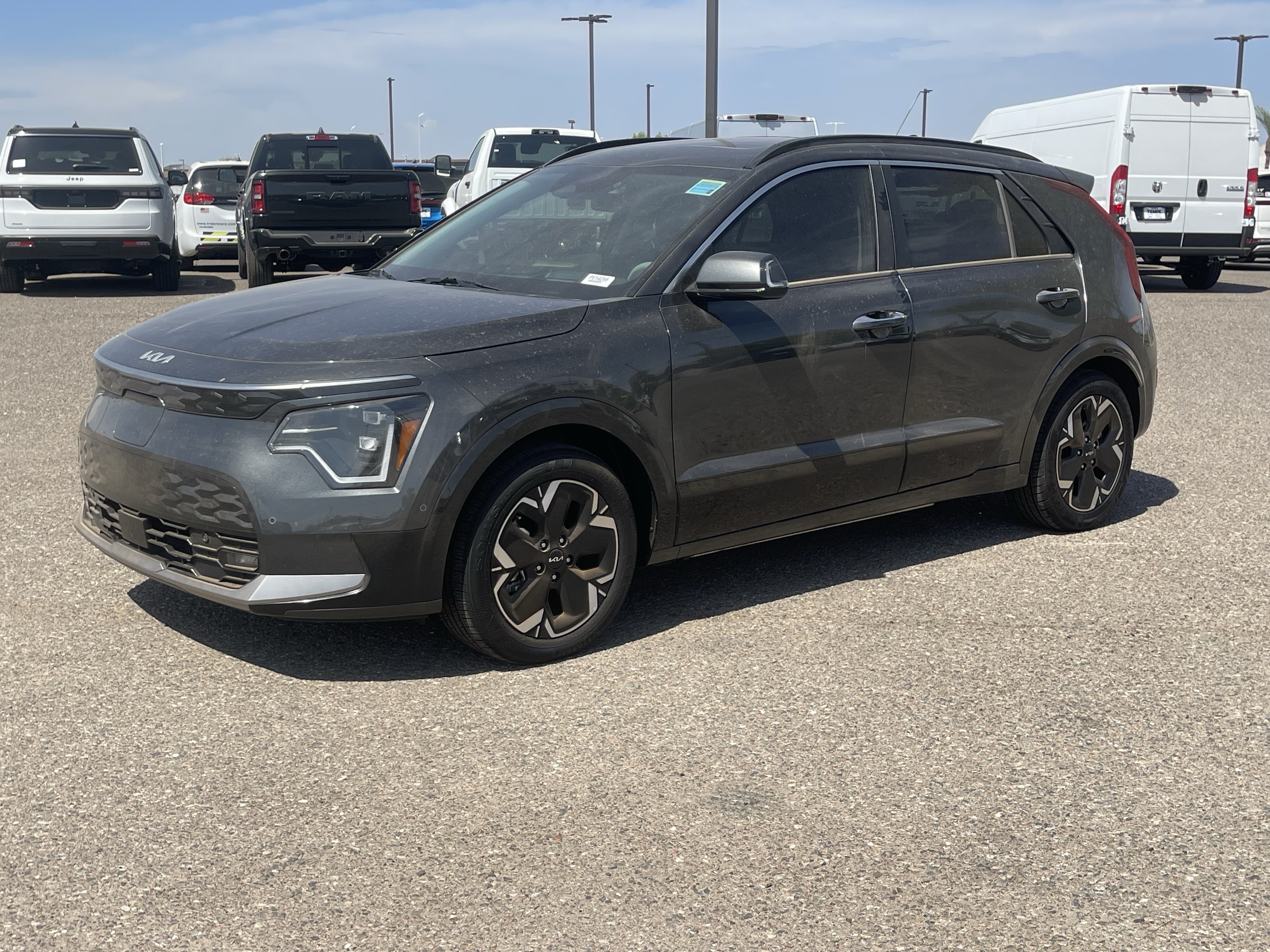 Certified 2023 Kia Niro Wave FWD image 2