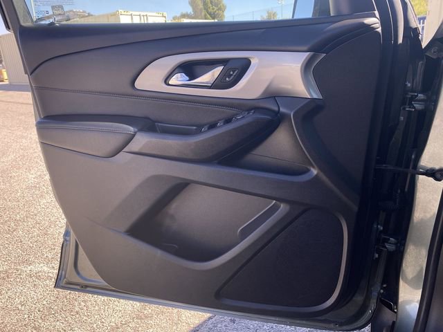Used 2023 Chevrolet Traverse LT image 27