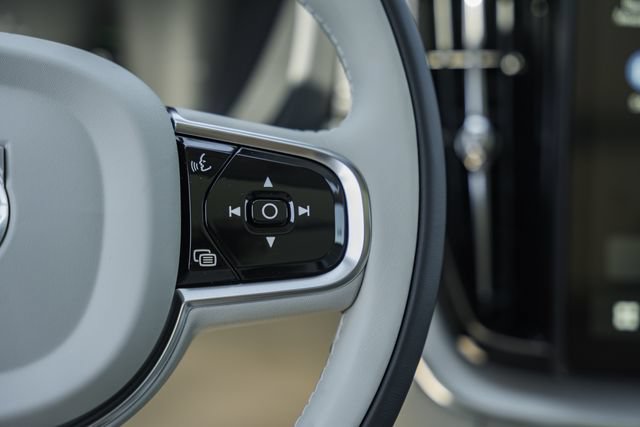 New 2026 Volvo XC60 T8 Ultra w/ Protection Package Premier AWD/4WD image 29