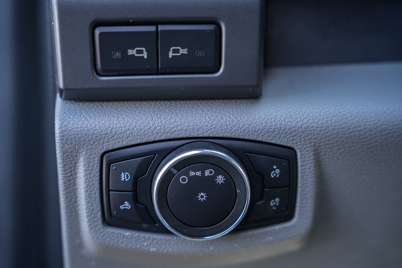 Used 2017 Ford F250 XLT w/ XLT Premium Package image 46