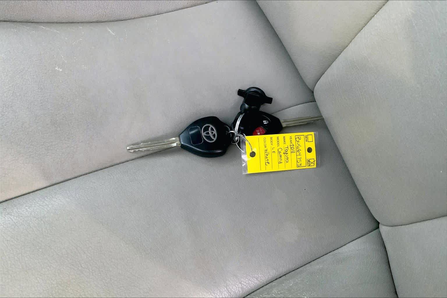 Used 2011 Toyota Camry LE w/ LE Extra-Value Pkg FWD image 13