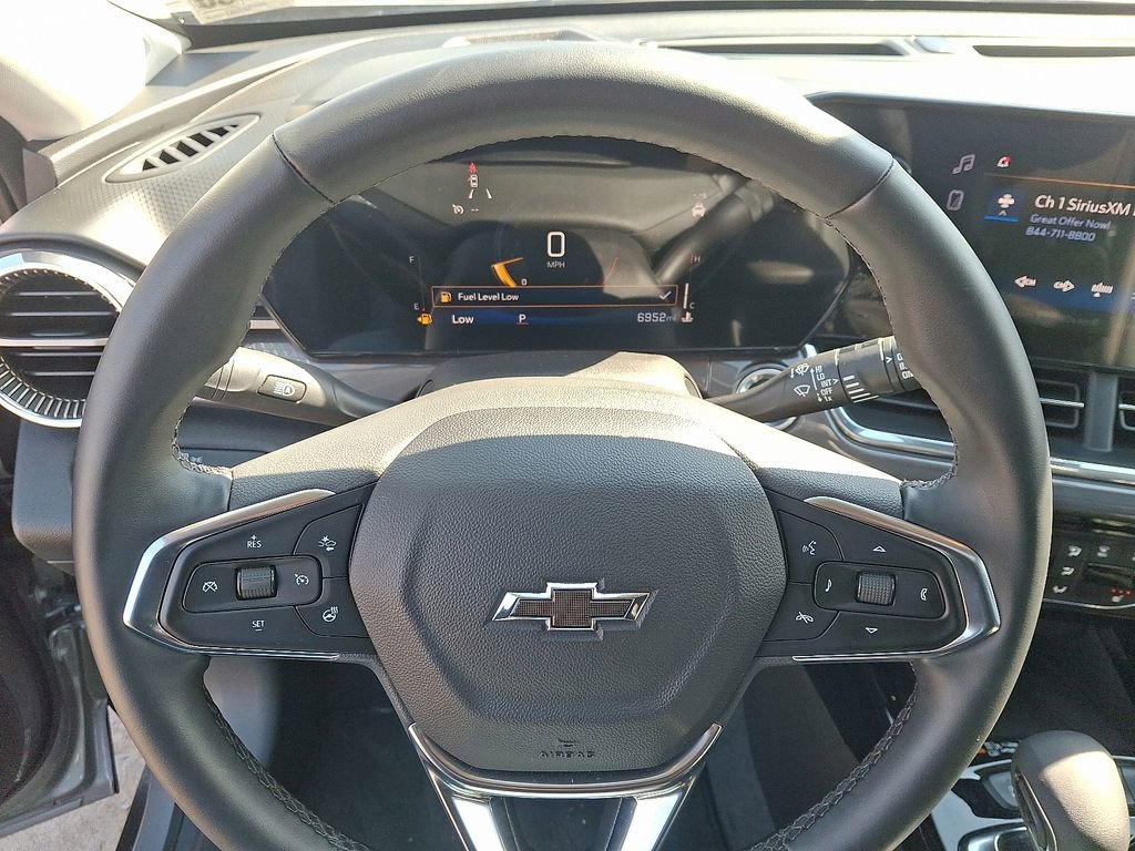 Used 2025 Chevrolet Trax ACTIV w/ Sunroof Package image 19